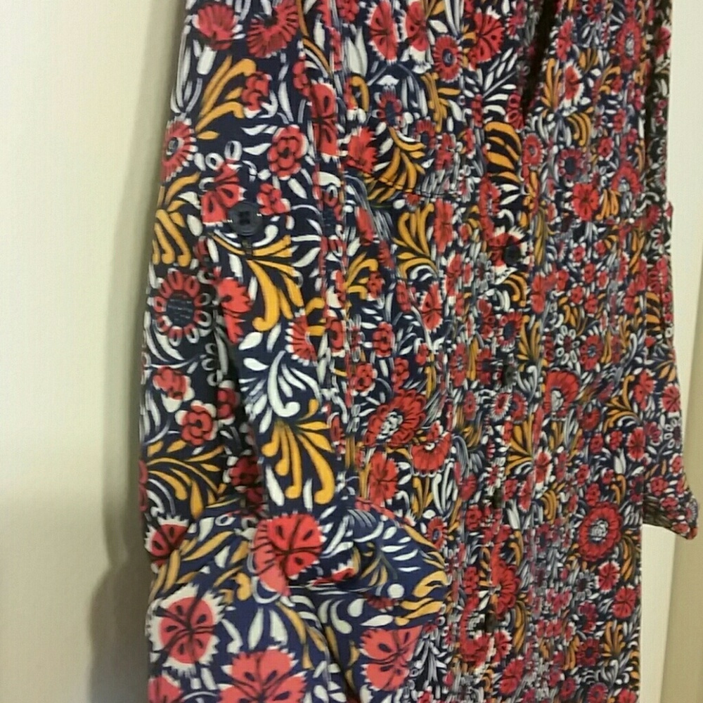 button up blouse - Picture 2 of 4